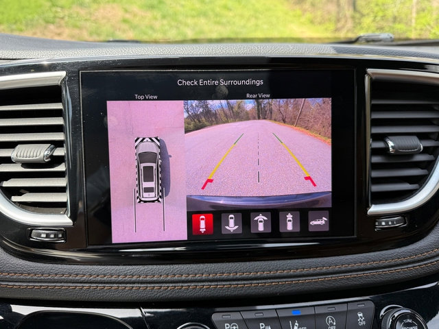 Used 2022 Chrysler Pacifica Pinnacle AWD/4WD image 31