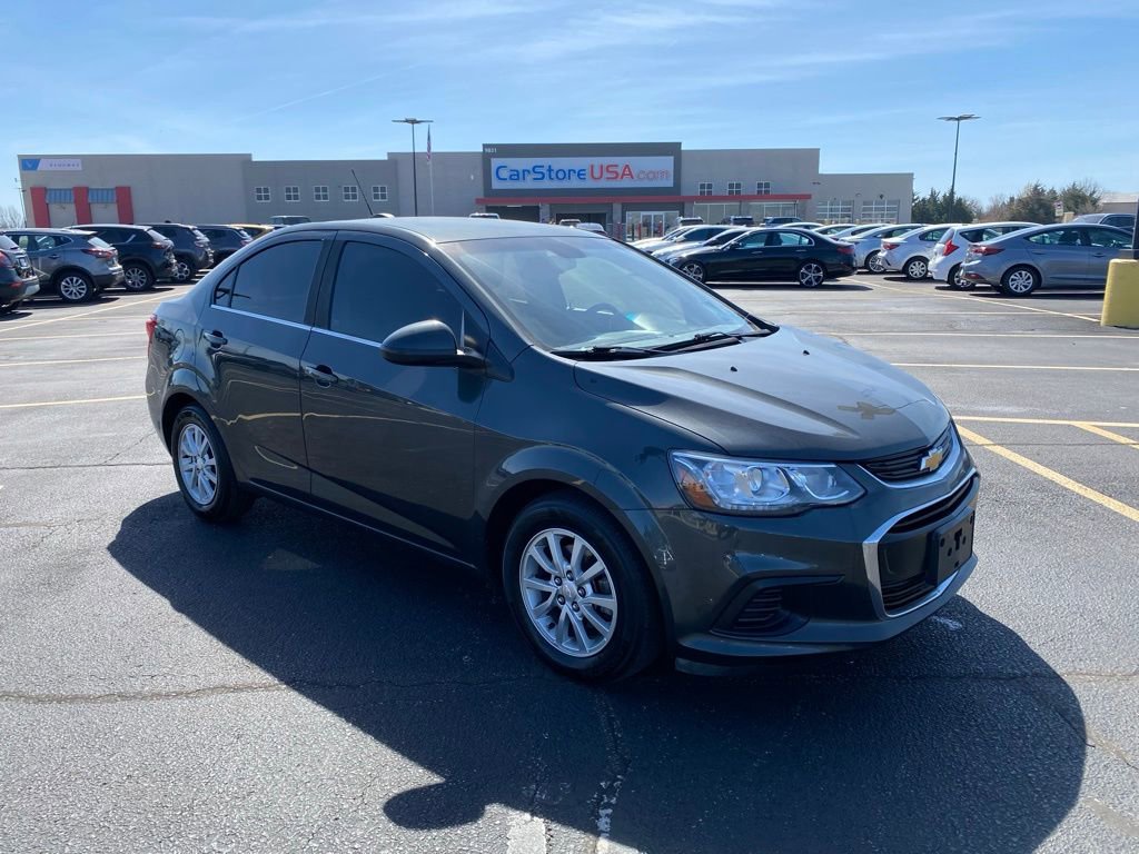 Used 2020 Chevrolet Sonic LT w/ Convenience Package FWD image 1