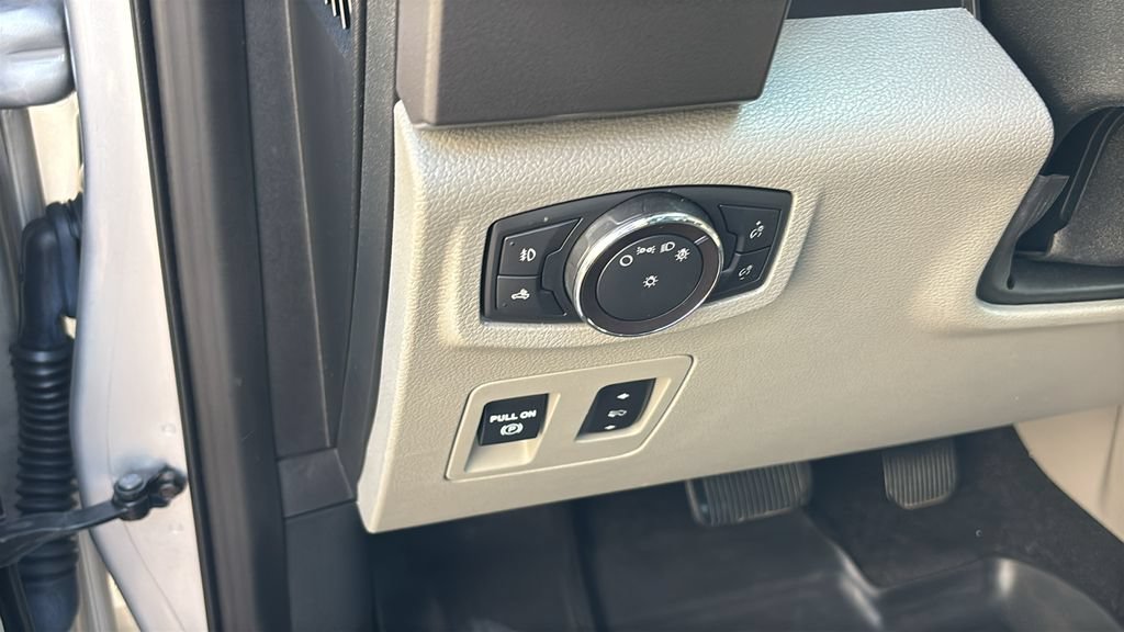 Used 2019 Ford F150 XLT w/ Equipment Group 302A Luxury AWD/4WD image 14
