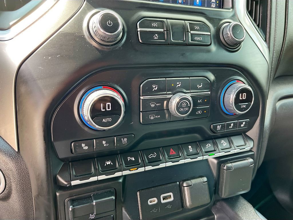 Used 2022 Chevrolet Silverado 1500 LTZ w/ LTZ Premium Texas Edition AWD/4WD image 15