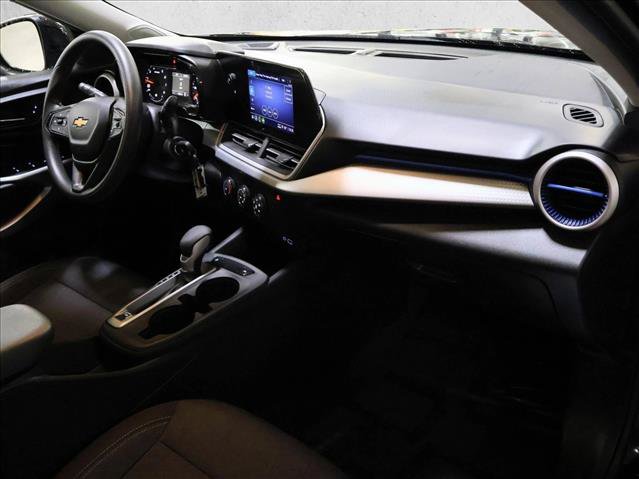 Used 2024 Chevrolet Trax LS w/ LS Convenience Package FWD image 30