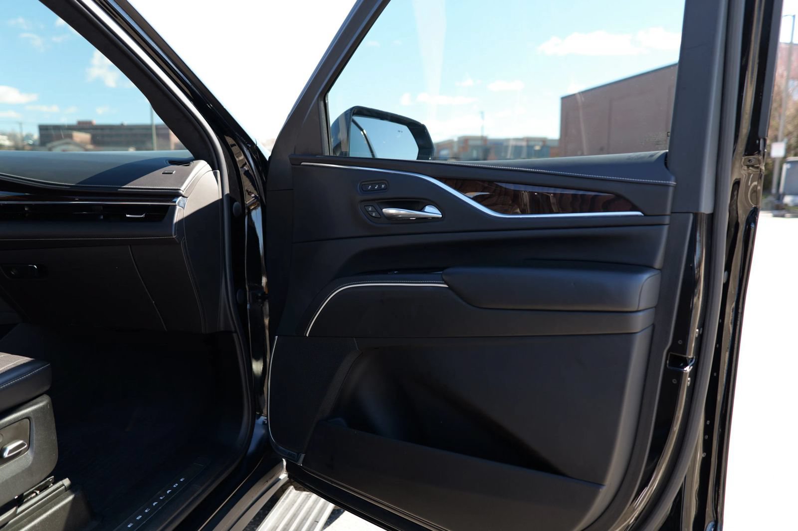 Used 2022 Cadillac Escalade ESV Sport Platinum AWD/4WD image 29