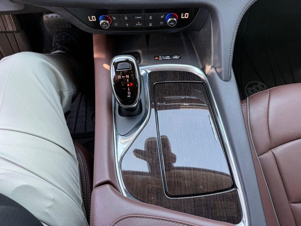 Used 2019 Buick Enclave Avenir w/ Avenir Technology Package FWD image 23