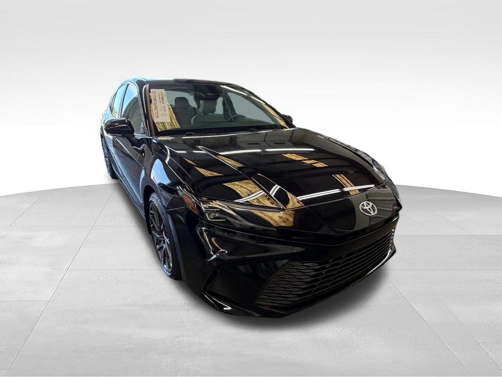 Used 2025 Toyota Camry XLE FWD image 9