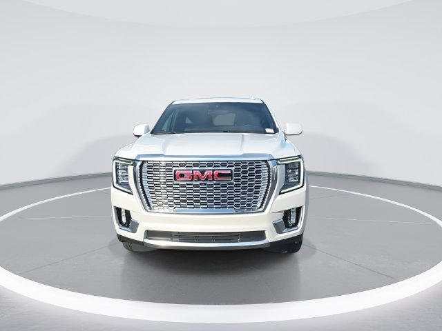 Used 2024 GMC Yukon Denali AWD/4WD image 3