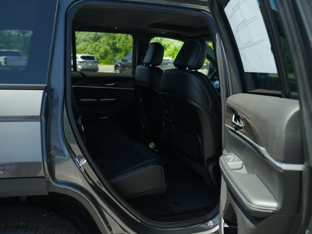 New 2026 Jeep Grand Cherokee Altitude AWD/4WD image 21