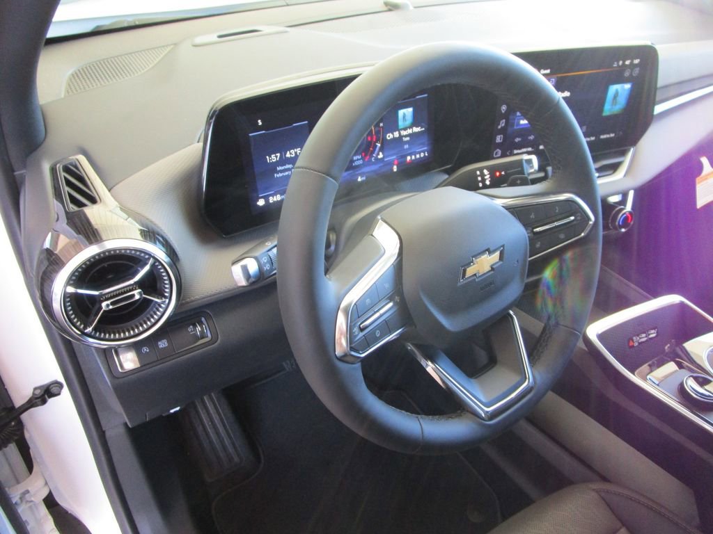 New 2026 Chevrolet Equinox LT w/ Convenience Package II image 23