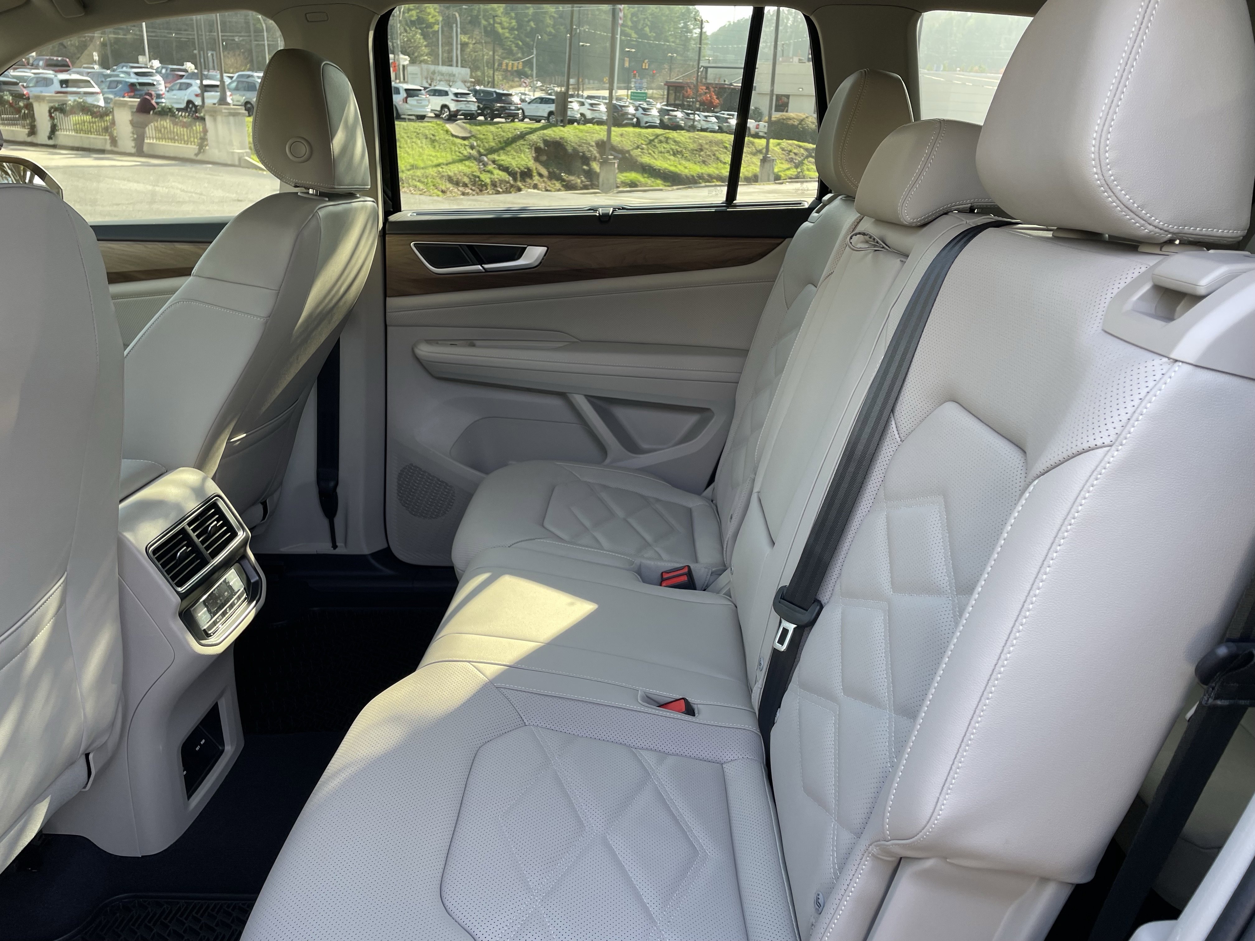 New 2026 Volkswagen Atlas SE image 12