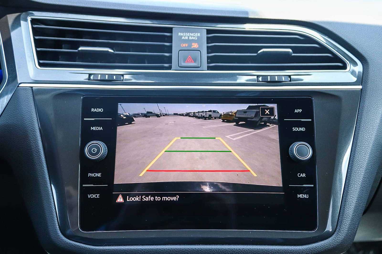 Certified 2022 Volkswagen Tiguan SE FWD image 24