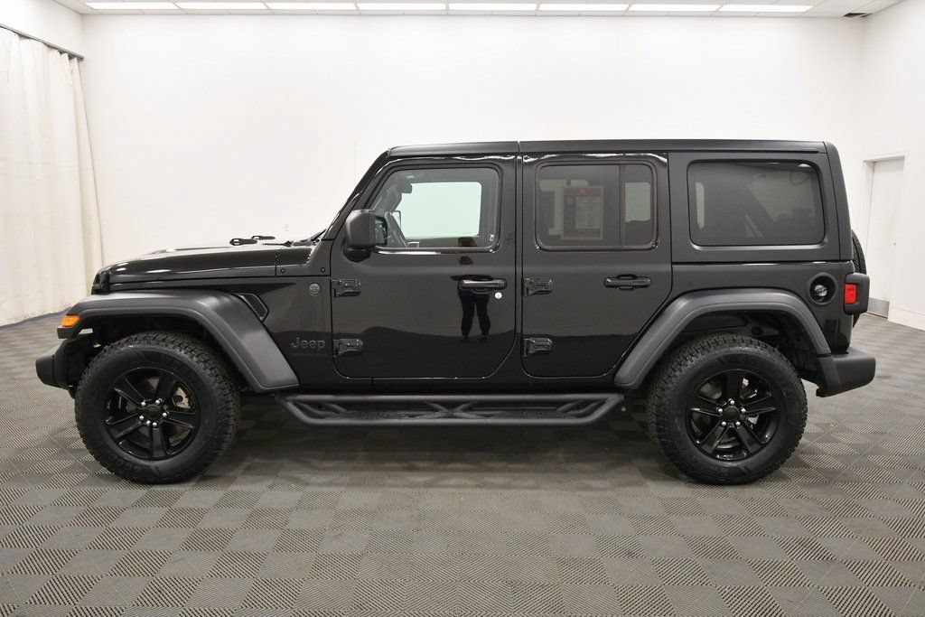 Used 2023 Jeep Wrangler Sport image 4
