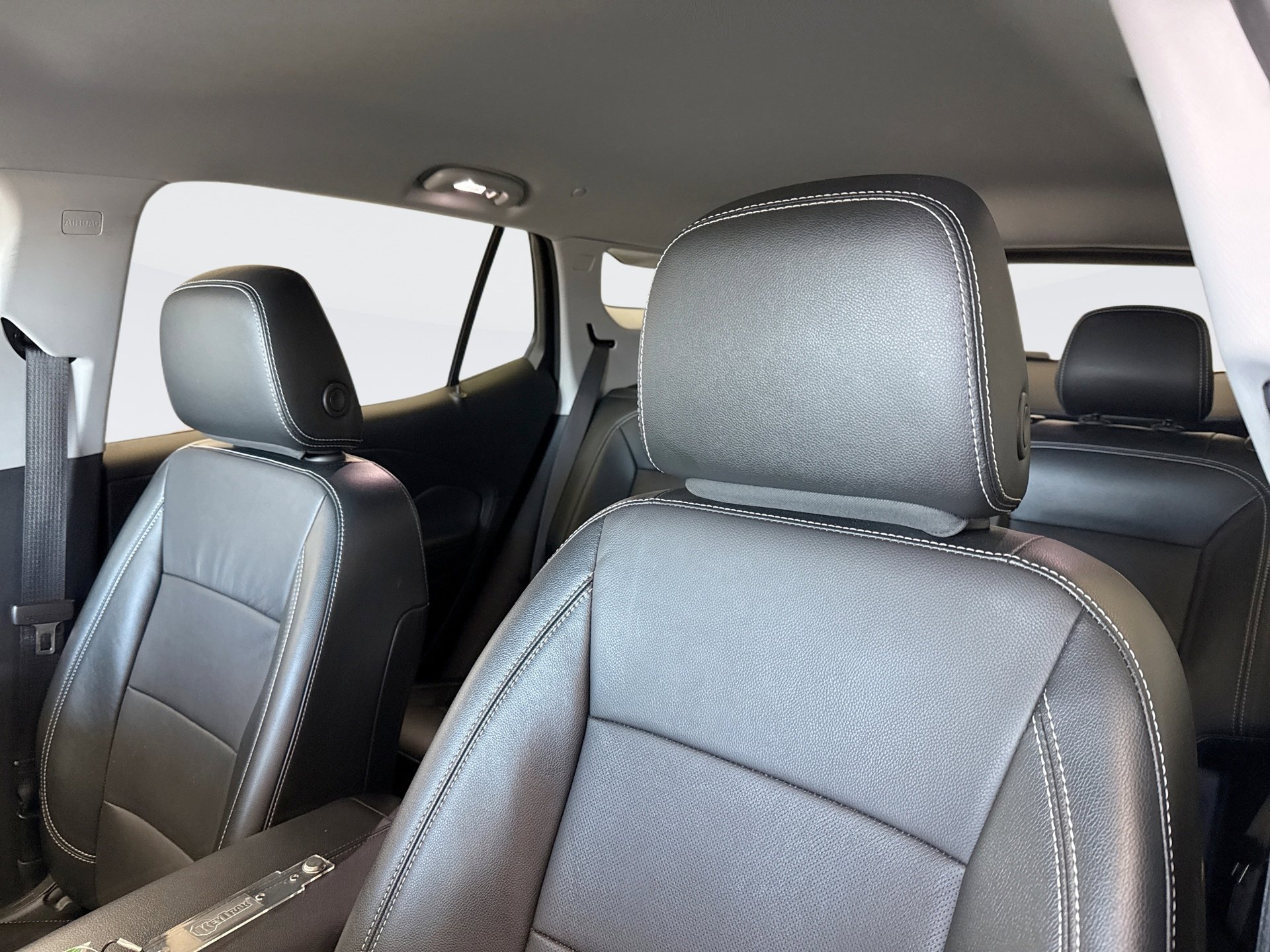 Used 2024 GMC Terrain SLT image 11