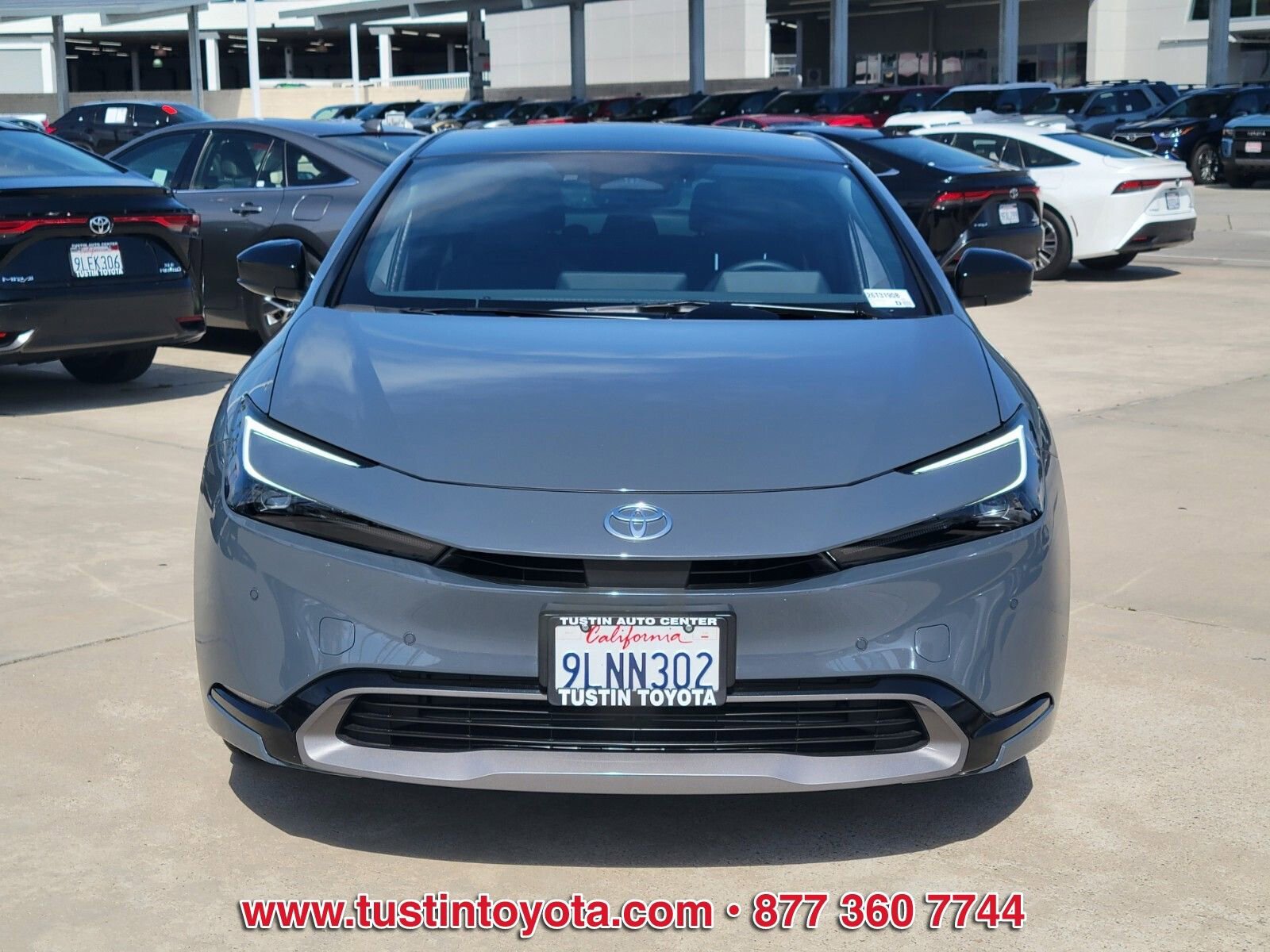 Used 2024 Toyota Prius XLE FWD image 8