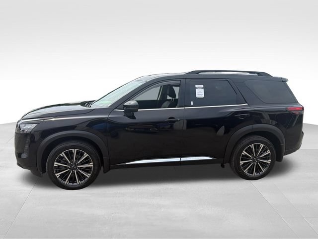 Certified 2026 Nissan Pathfinder Platinum AWD/4WD image 2