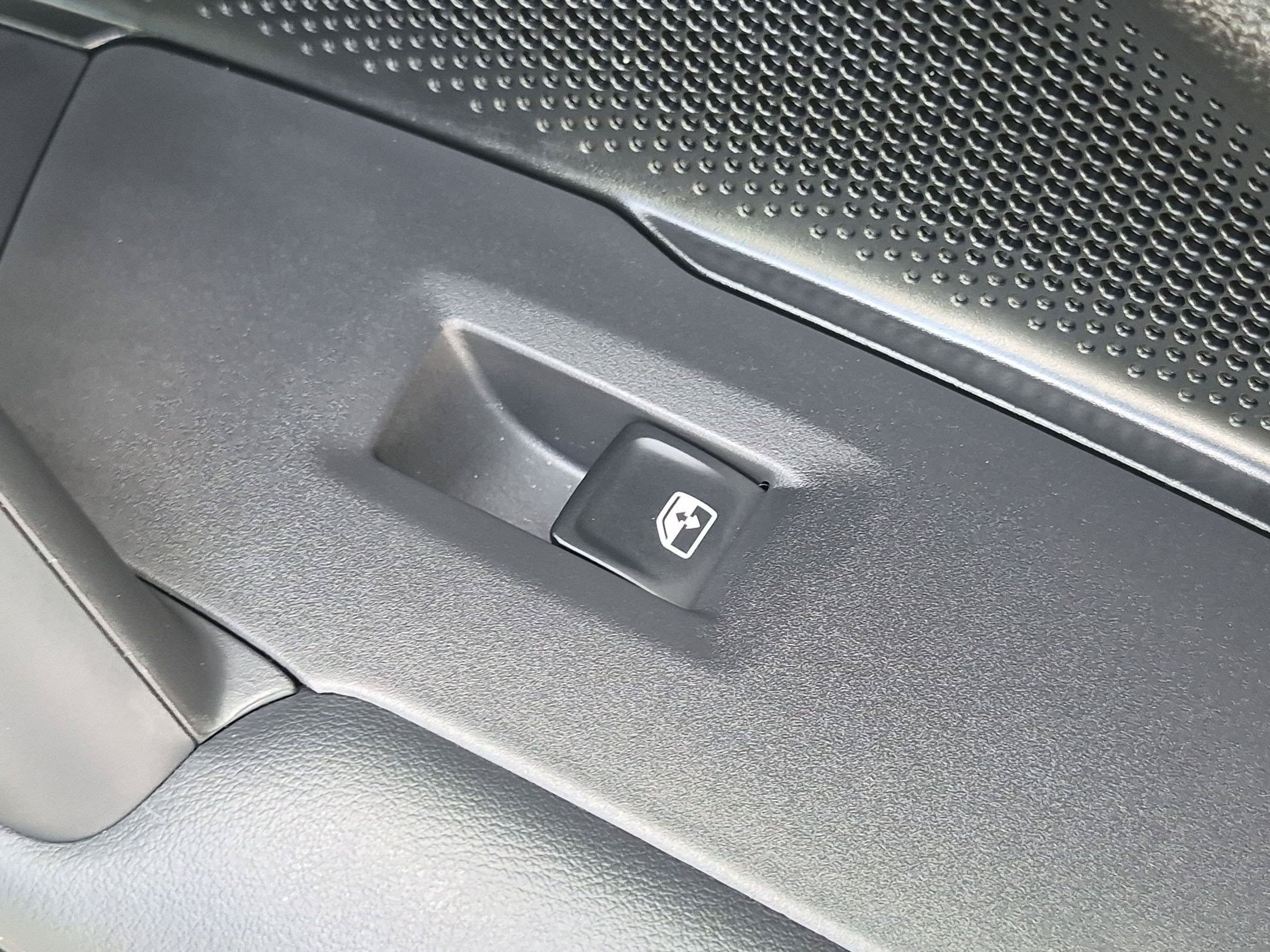 Used 2026 Volkswagen Tiguan S FWD image 33