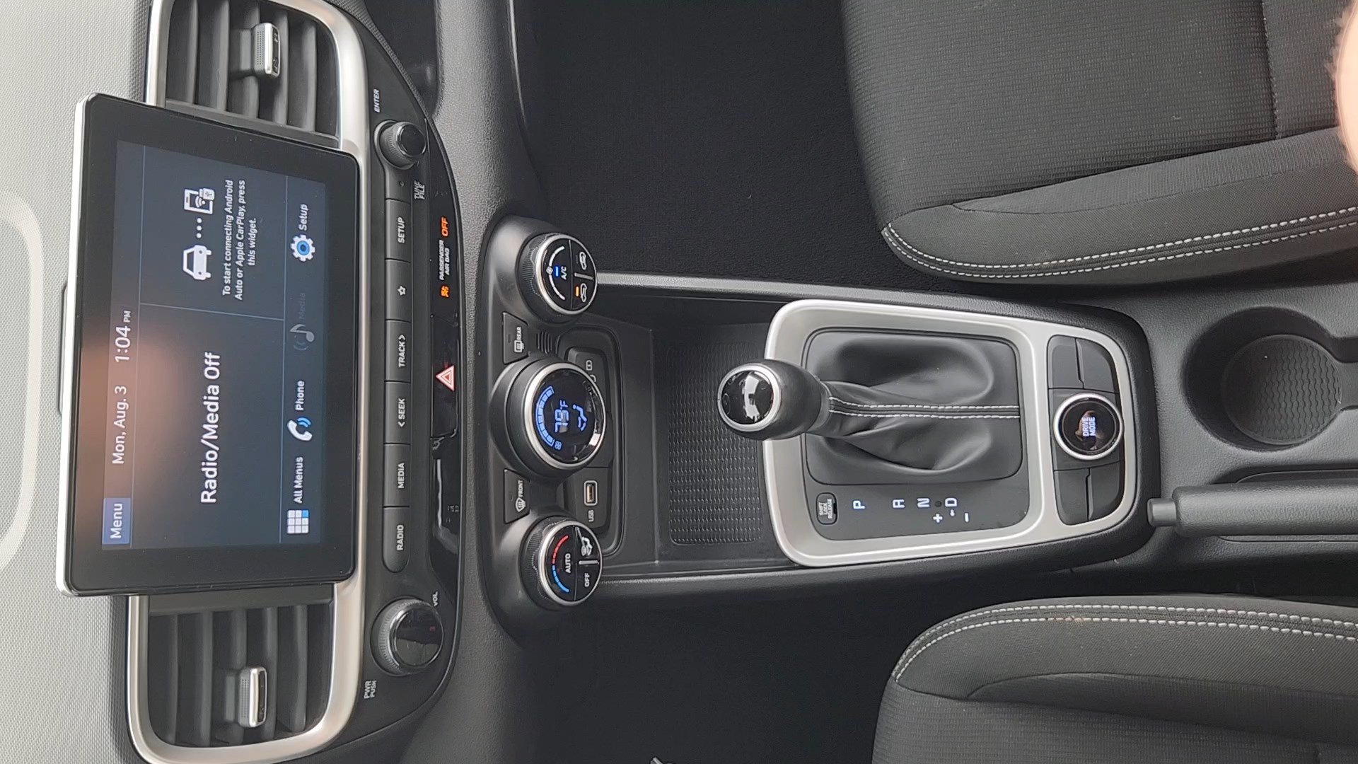 Certified 2022 Hyundai Venue SEL FWD image 14