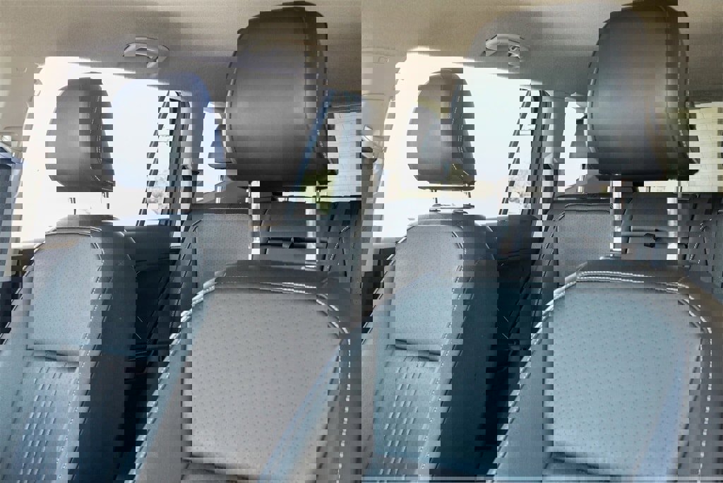 Used 2022 Volkswagen Tiguan SE image 11