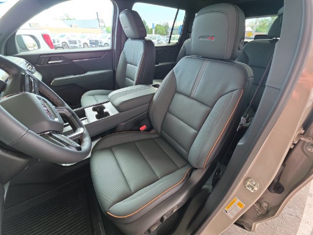 New 2026 GMC Acadia AT4 w/ Luxury Package AWD/4WD image 19