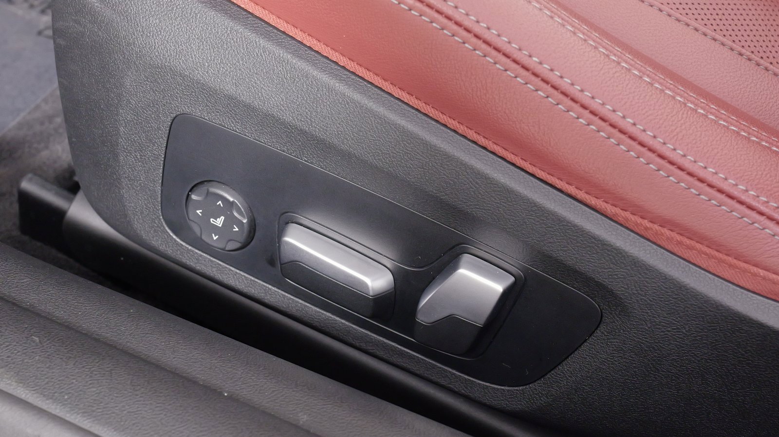 Used 2023 BMW 430i xDrive Convertible w/ M Sport Package image 37