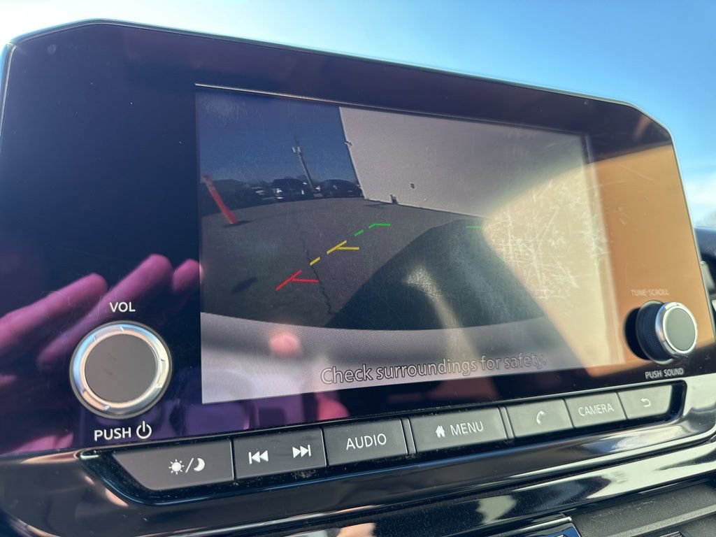 Used 2024 Nissan Pathfinder SV image 23