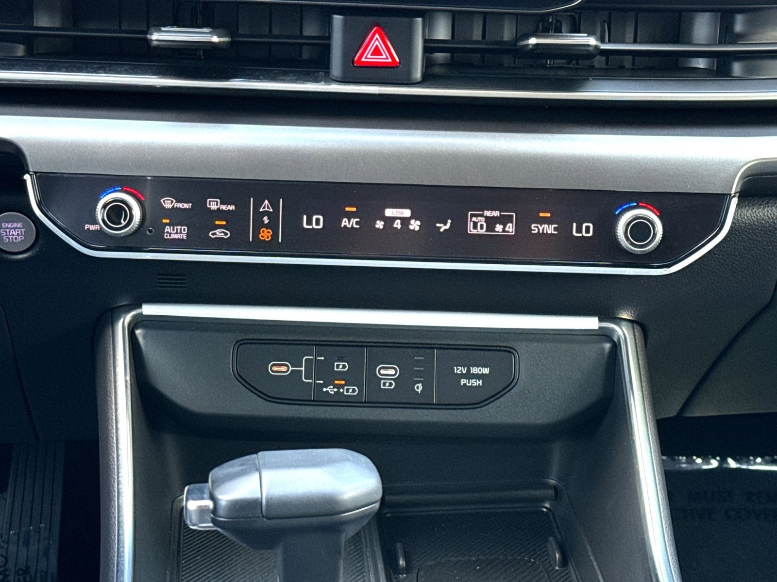 Used 2025 Kia Carnival SX w/ SX Dark Edition Package FWD image 21