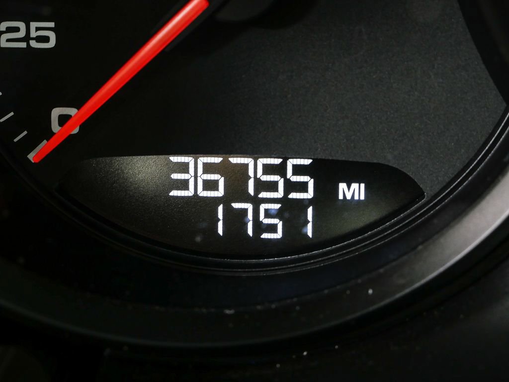 Certified 2021 Porsche Macan S image 9