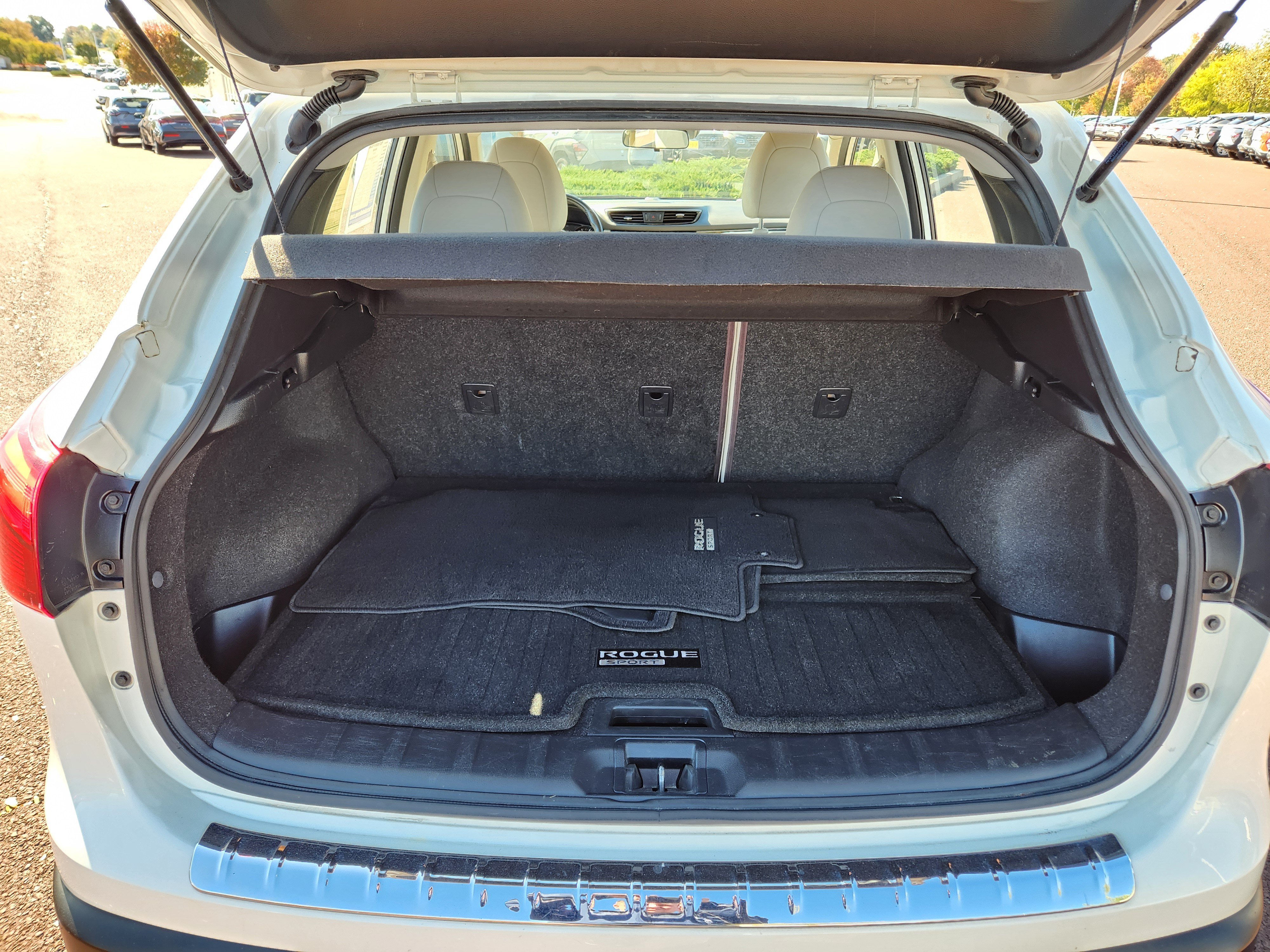 Used 2019 Nissan Rogue Sport SL AWD/4WD image 8