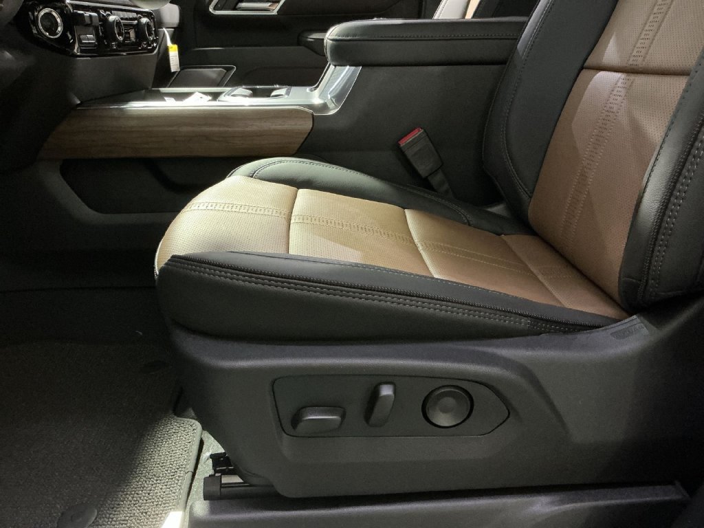 New 2026 Chevrolet Silverado 3500 High Country AWD/4WD image 15