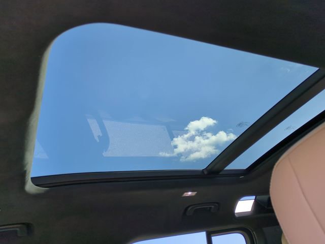 Used 2025 Land Rover Defender 110 X image 21