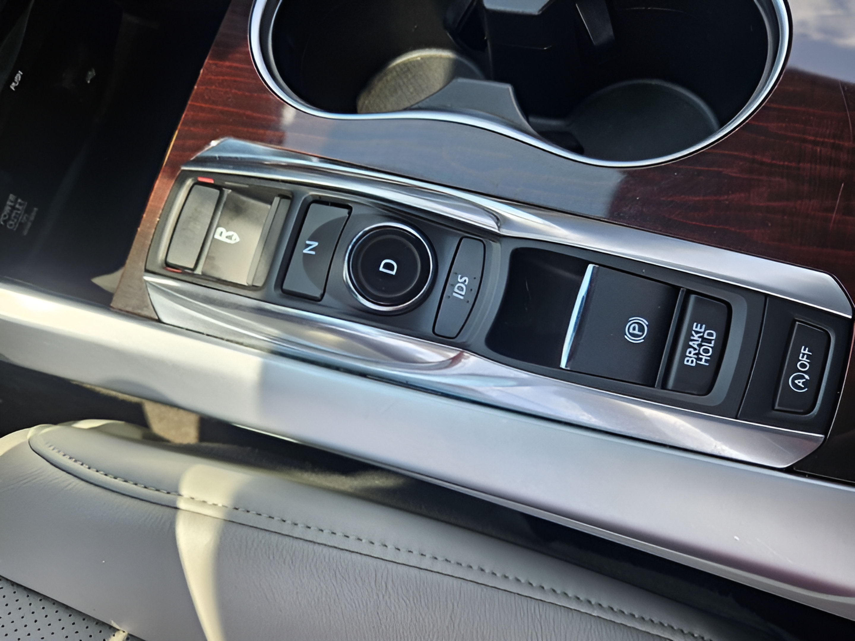Used 2015 Acura TLX V6 SH-AWD w/ Technology Pkg image 17