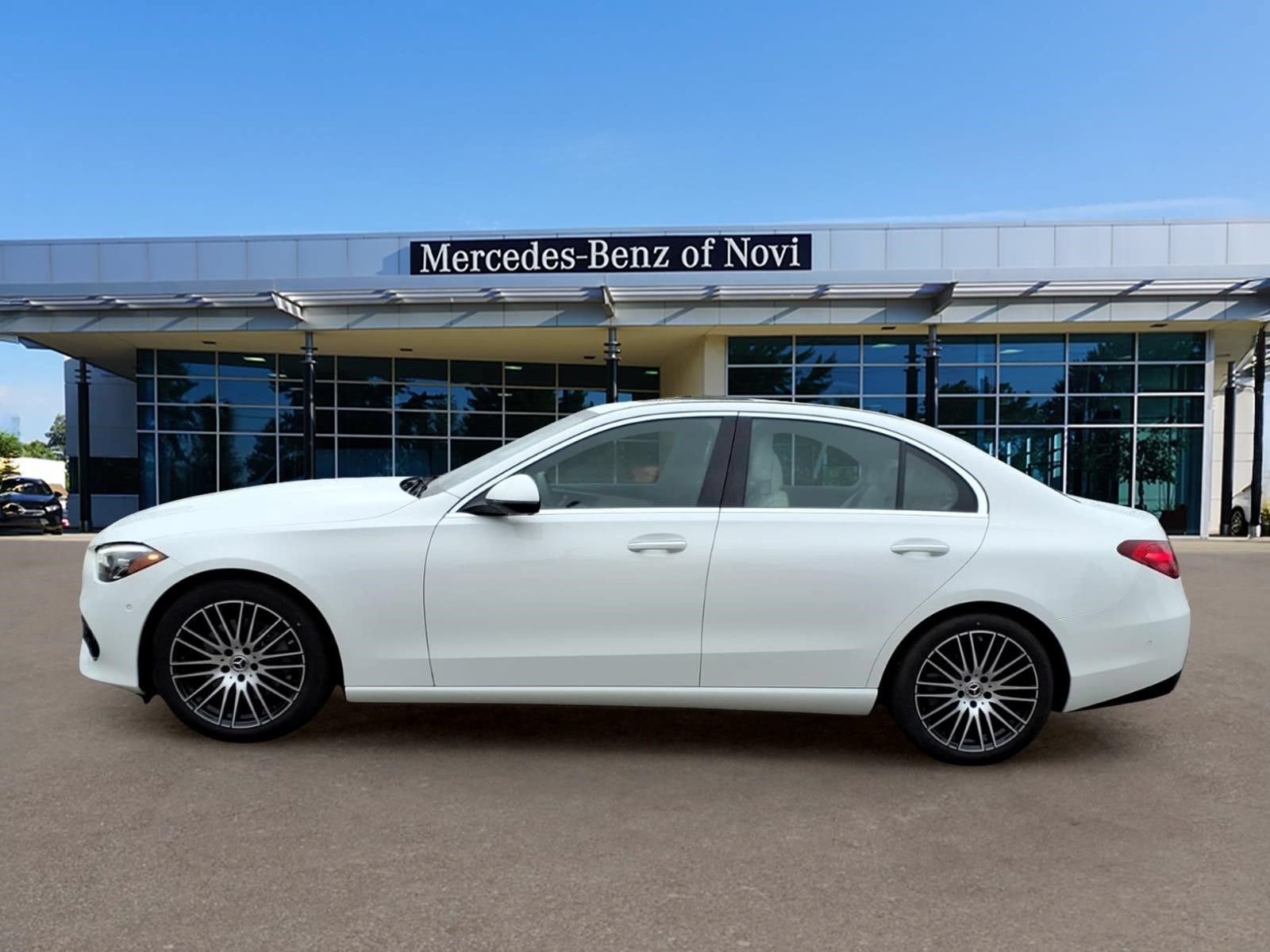 Used 2025 Mercedes-Benz C 300 4MATIC Sedan image 2