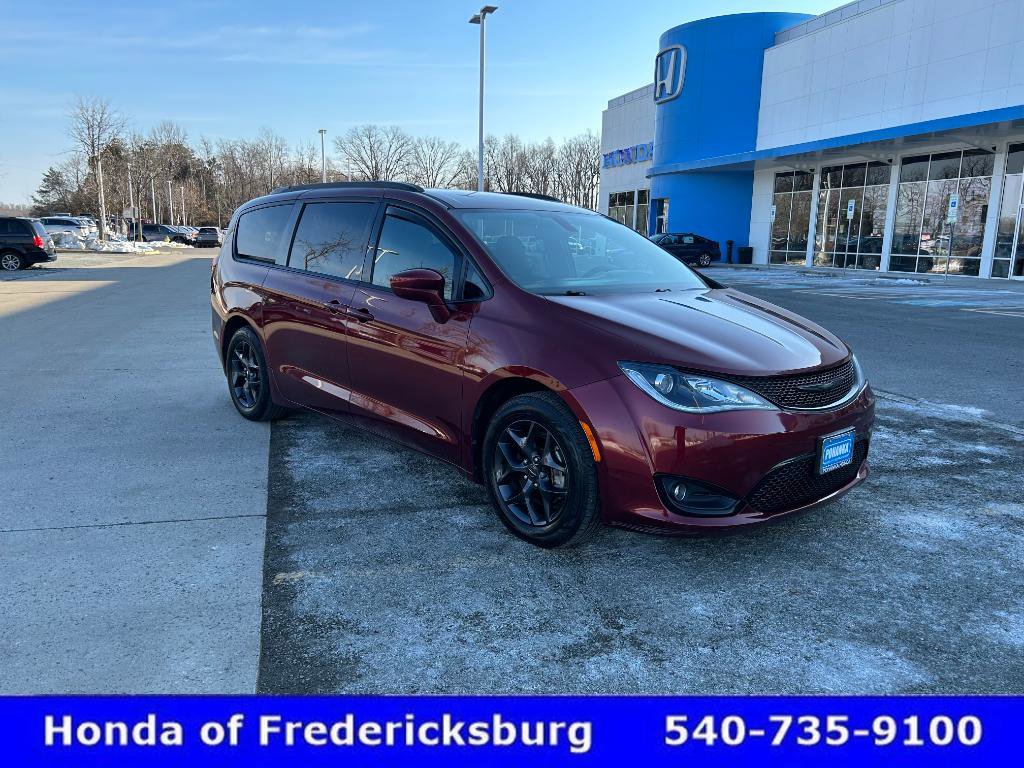 Used 2018 Chrysler Pacifica Touring Plus w/ S Appearance Package image 8