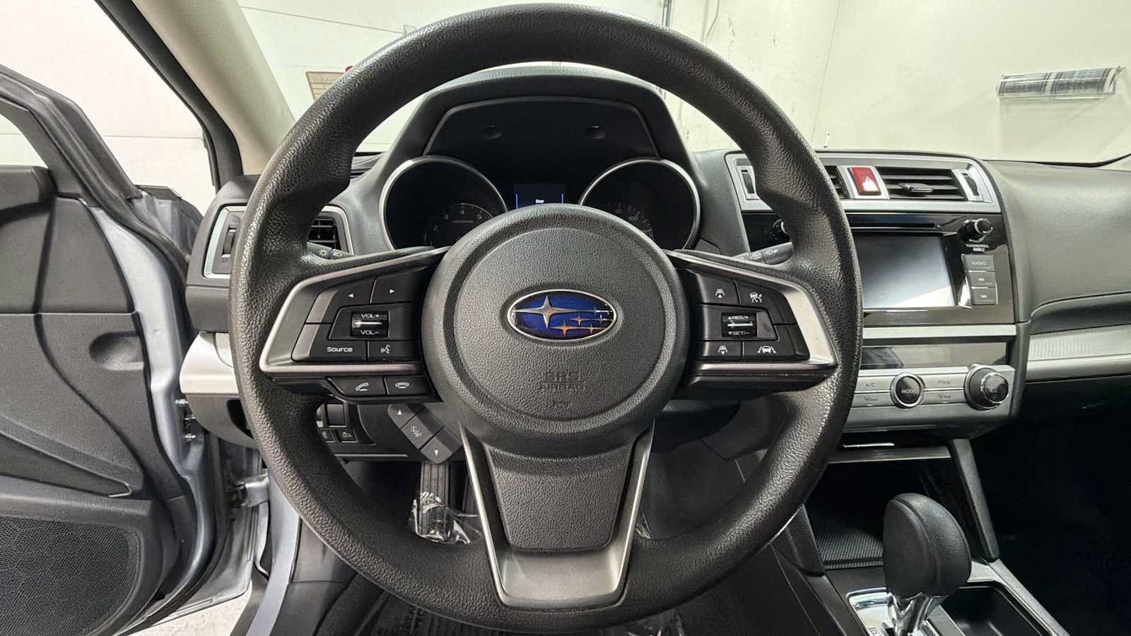 Used 2019 Subaru Outback 2.5i AWD/4WD image 16