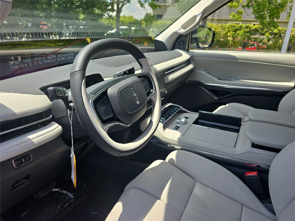 New 2026 Lincoln Navigator Reserve AWD/4WD image 17