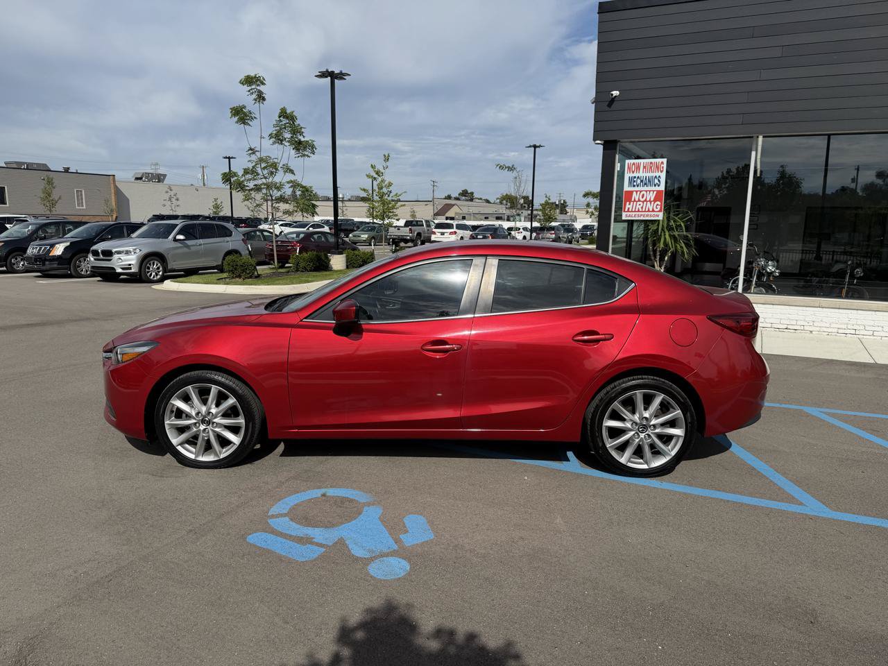 Used 2017 MAZDA MAZDA3 Touring FWD image 8