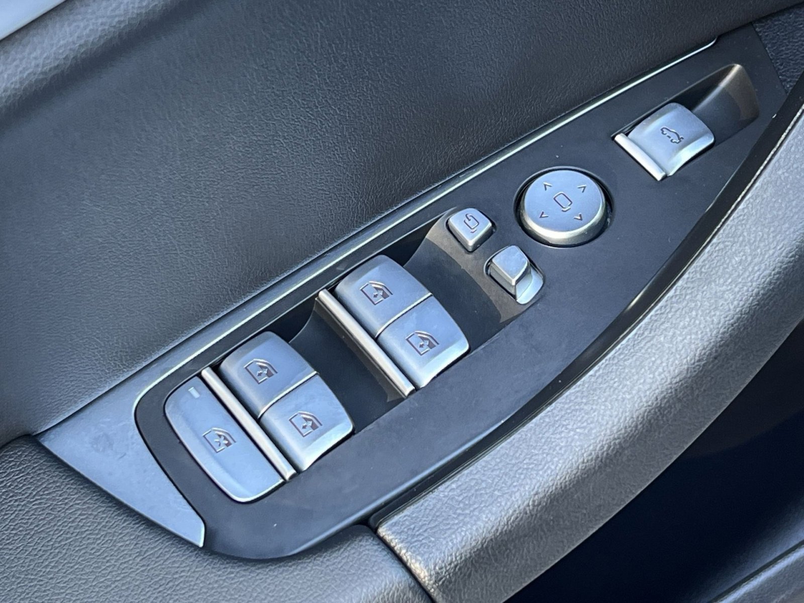 Used 2021 BMW X3 xDrive30i w/ Convenience Package image 13