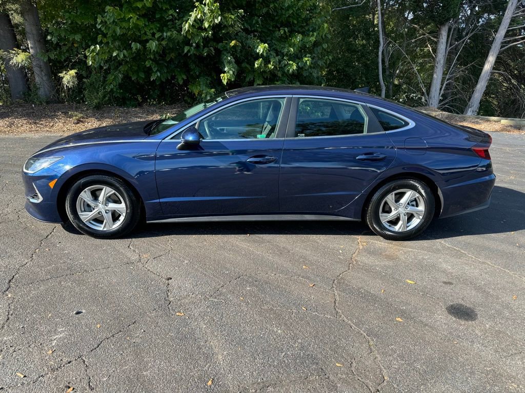 Used 2021 Hyundai Sonata SE FWD image 2