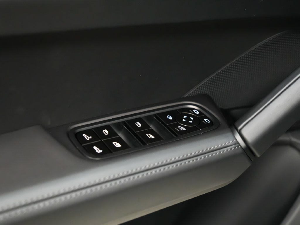 New 2026 Porsche Cayenne GTS AWD/4WD image 23