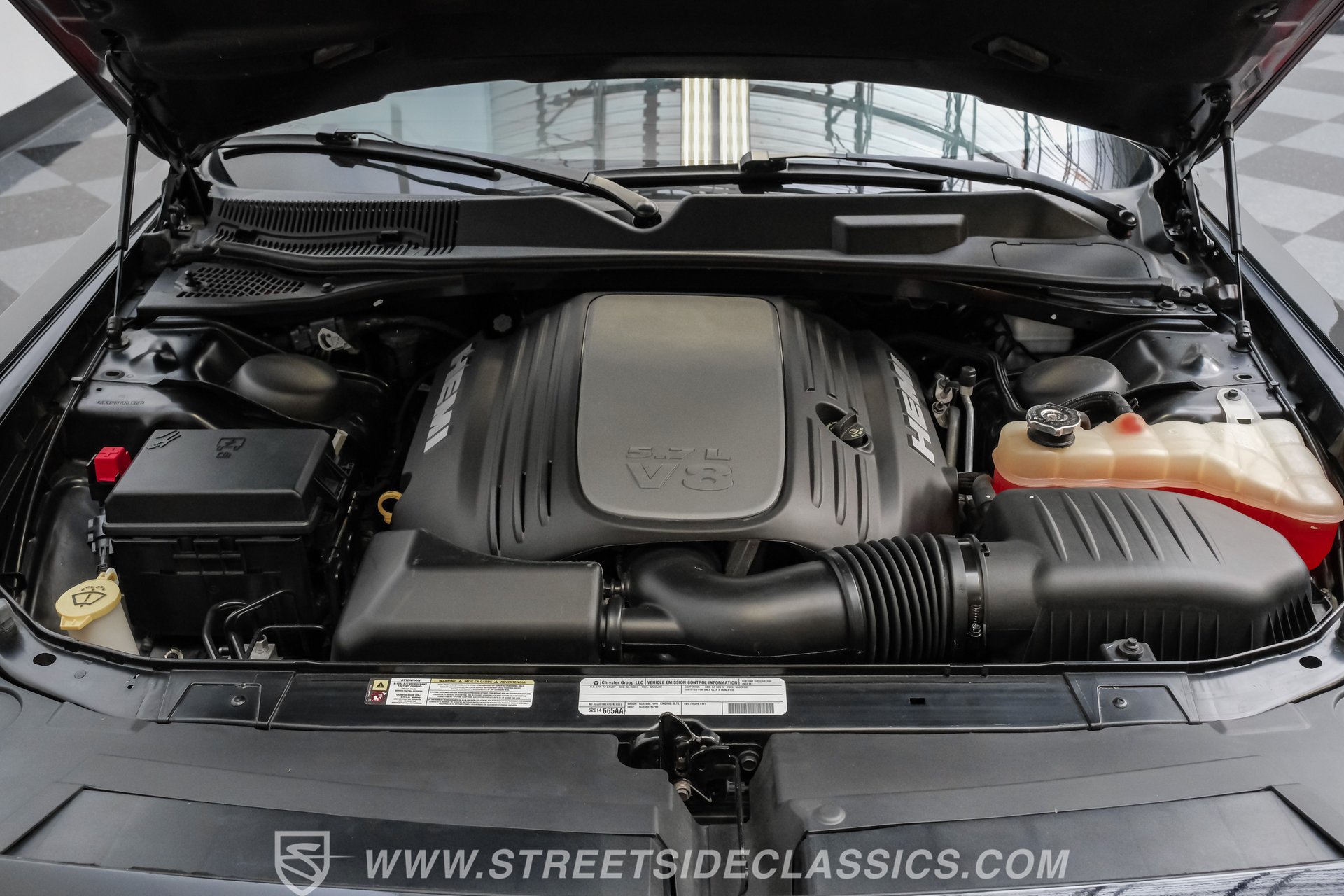 Used 2012 Dodge Challenger R/T RWD image 36