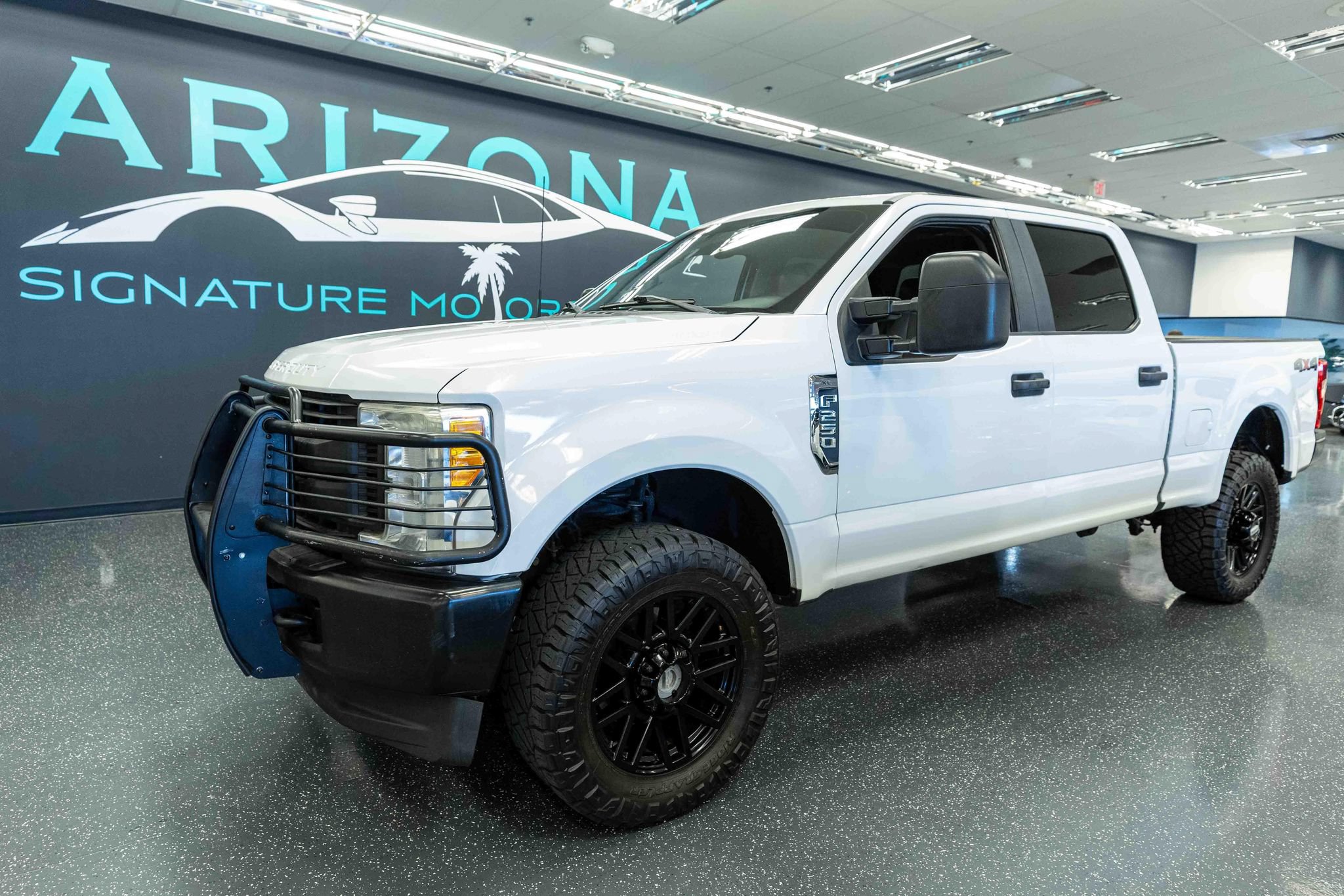 Used 2017 Ford F250 XL AWD/4WD image 1