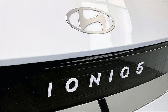 New 2026 Hyundai Ioniq 5 SEL AWD/4WD image 17