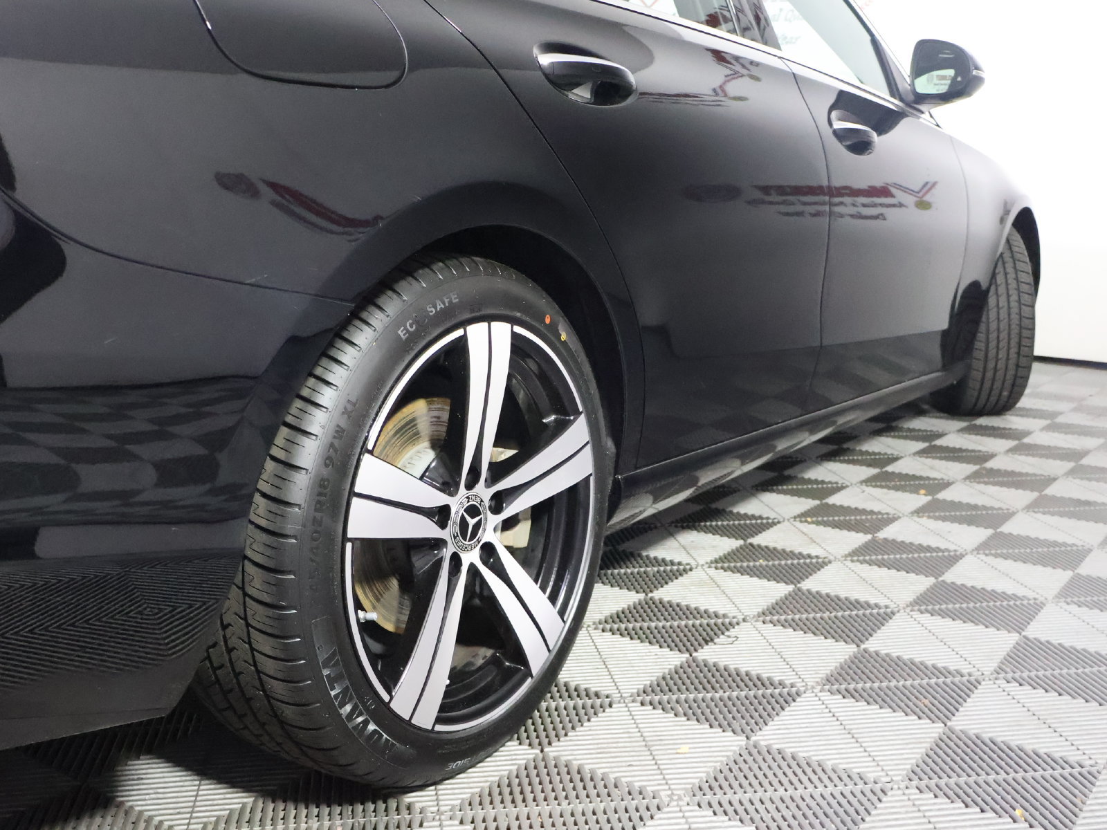 Used 2025 Mercedes-Benz C 300 4MATIC Sedan image 11
