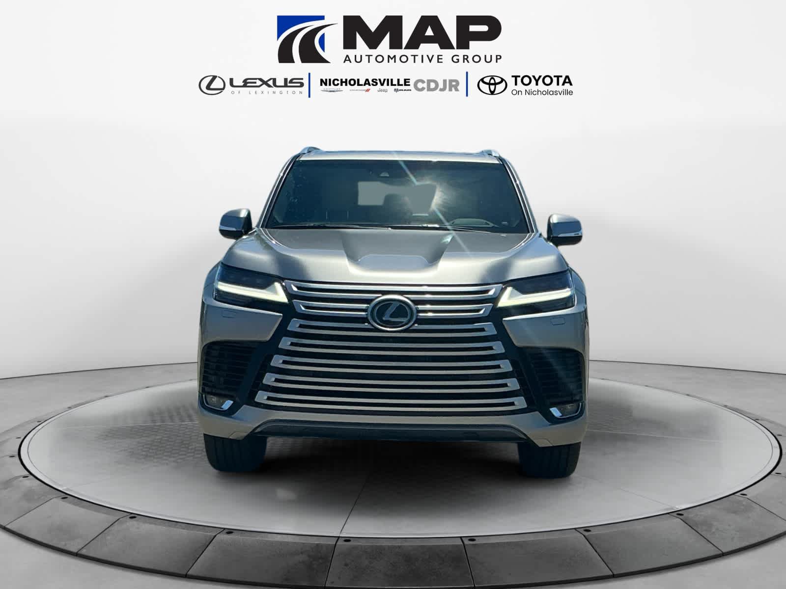Used 2022 Lexus LX 600 4WD w/ Luxury Package image 8