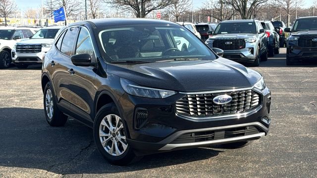 Certified 2023 Ford Escape Active w/ Tech Pack #2 image 2