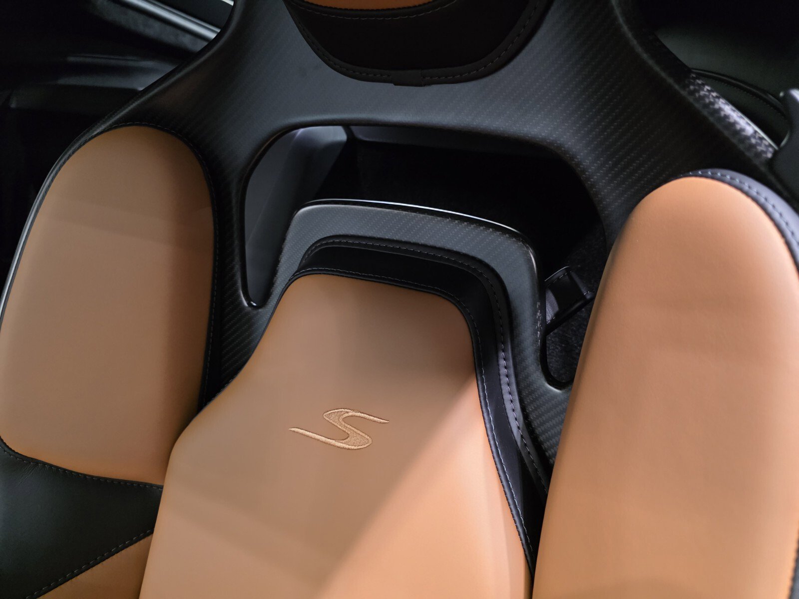 New 2026 Aston Martin V8 Vantage S image 18
