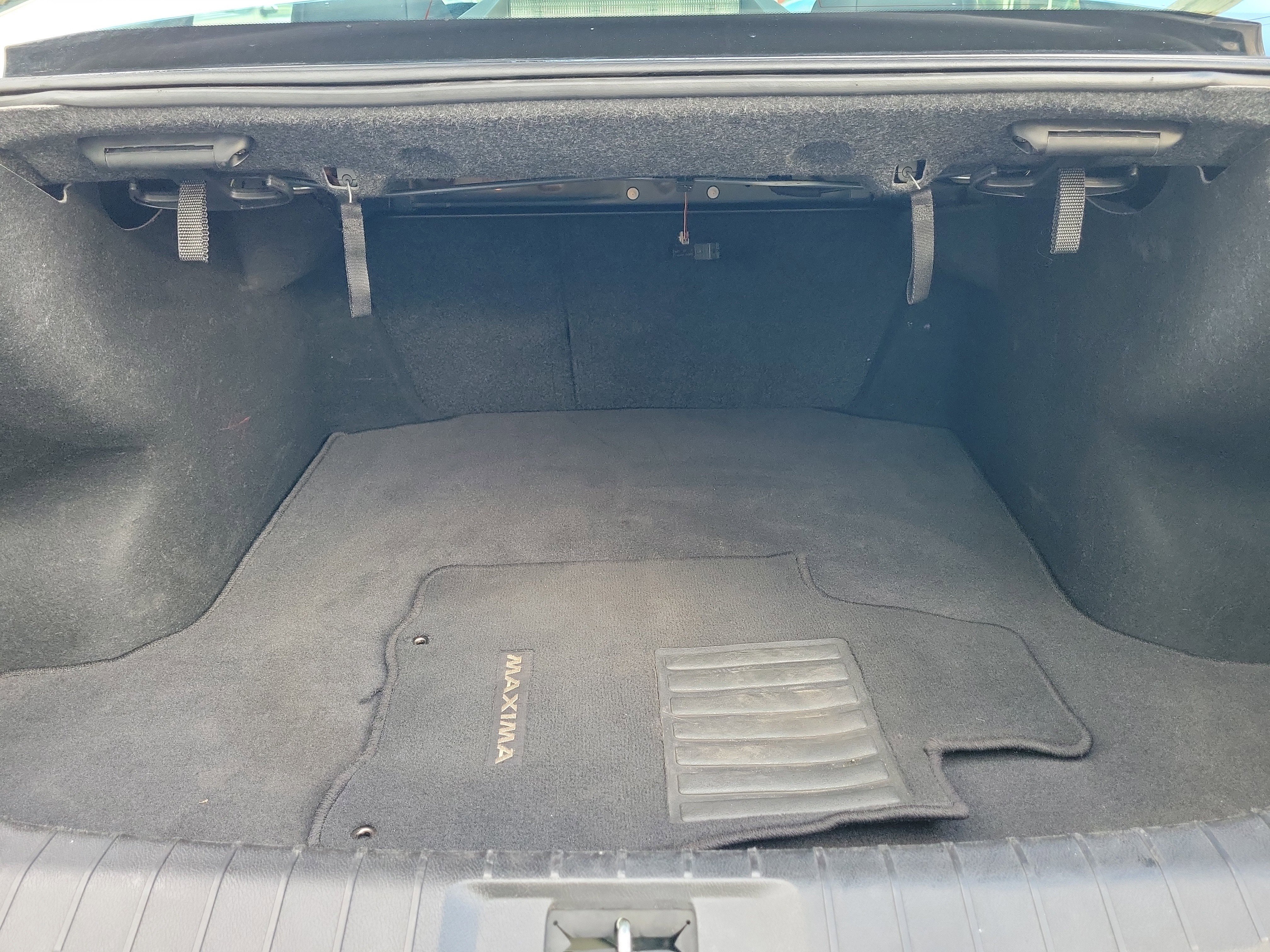 Used 2023 Nissan Maxima SV w/ Floor Mat Group FWD image 9