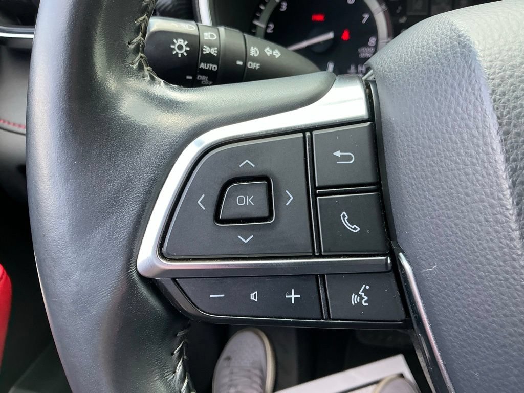 Used 2021 Toyota Highlander XSE FWD image 34