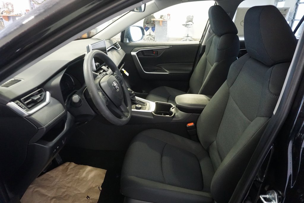 New 2025 Toyota RAV4 LE image 19