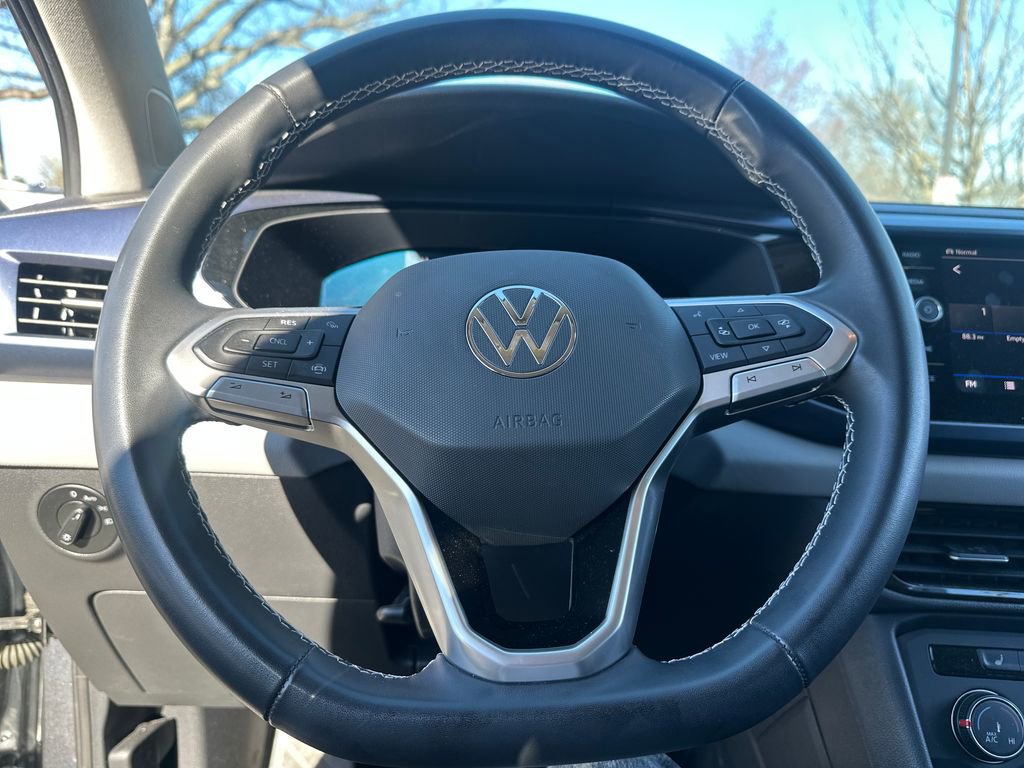 Certified 2022 Volkswagen Taos SE AWD/4WD image 7
