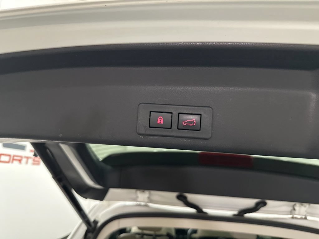 Used 2022 Subaru Ascent Limited w/ Technology Package AWD/4WD image 18