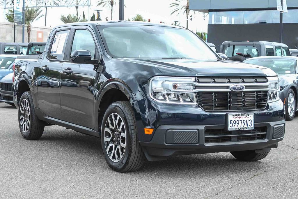 Used 2023 Ford Maverick Lariat FWD image 3